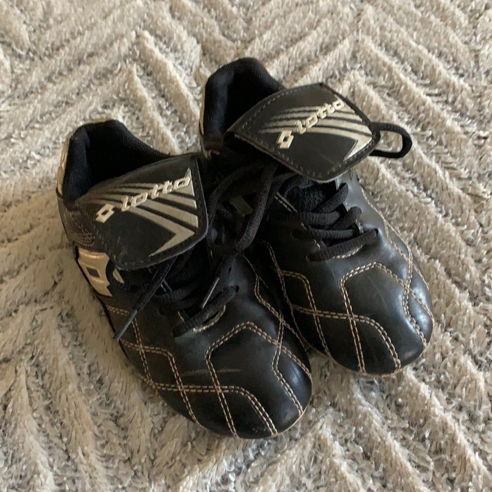 Lotto Soccer Cleats